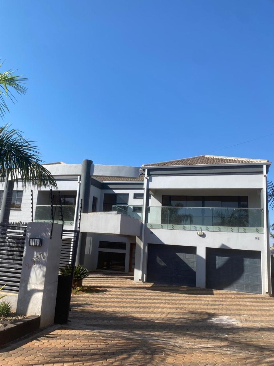 Holiday Villa 하라레 외부 사진